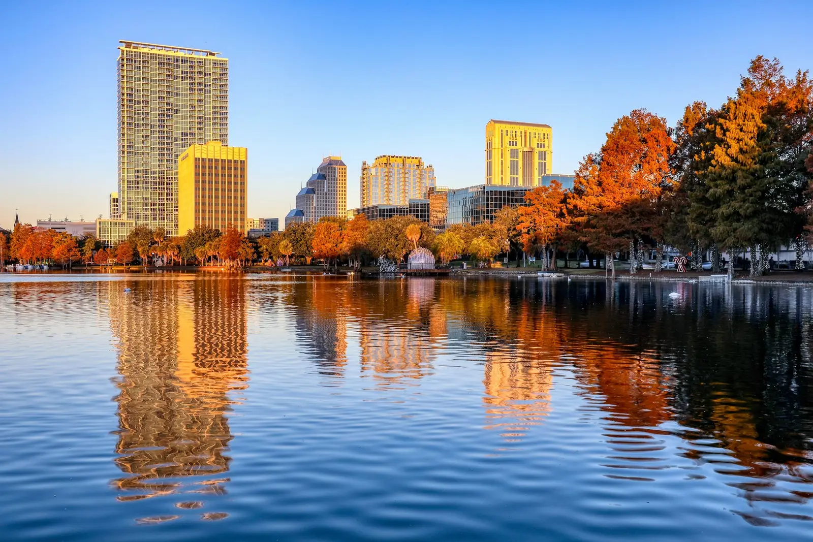 Lake Eola reflecting the Orlando skyline