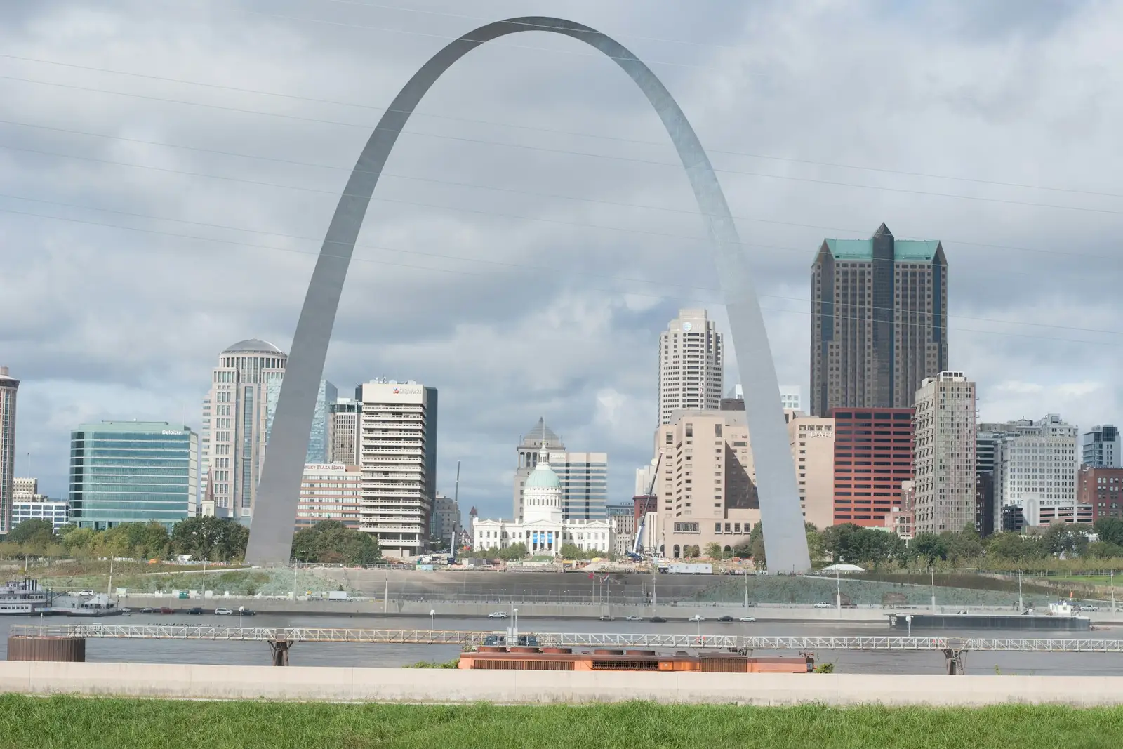 Gateway Arch and the St. Louis skyline
