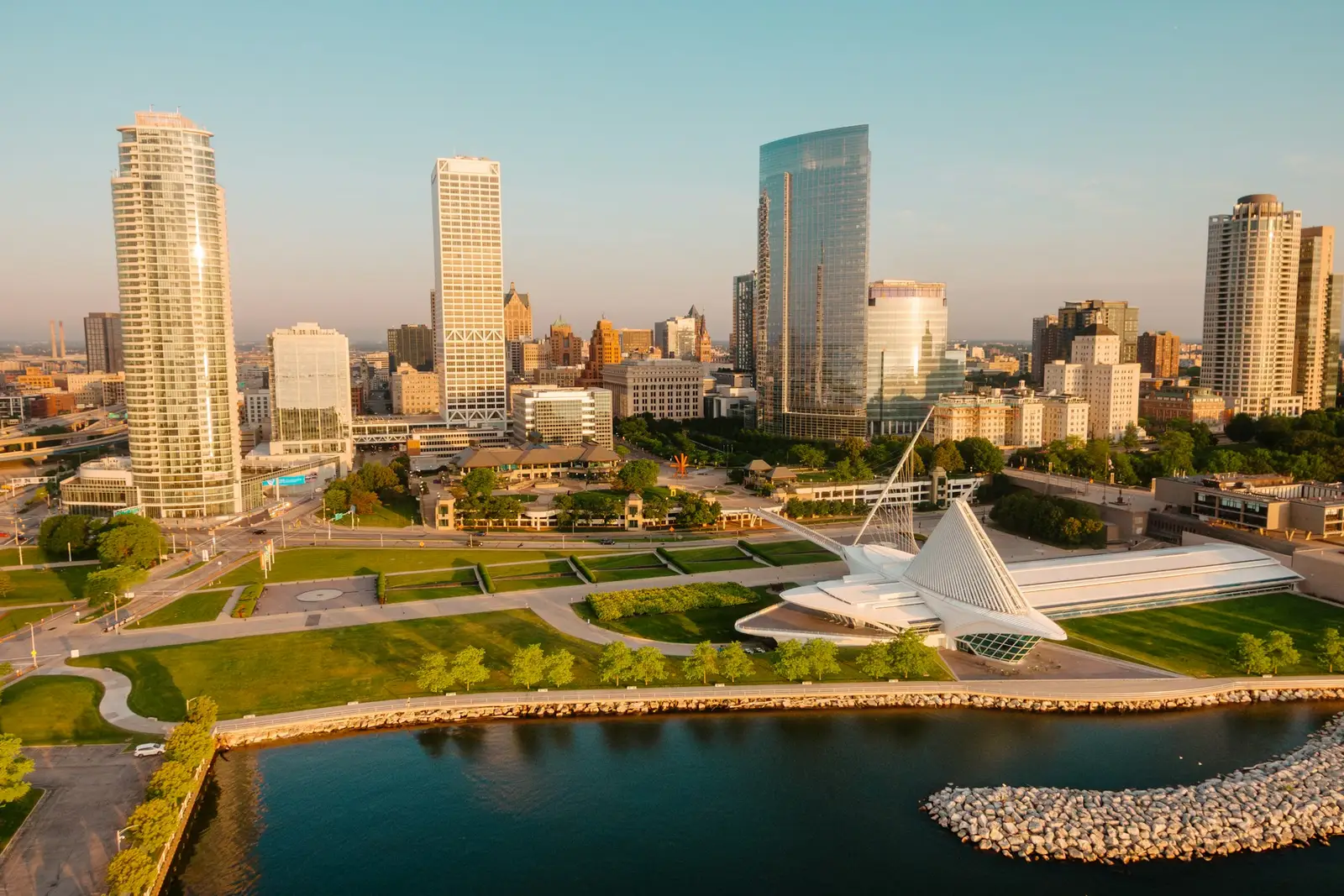 Milwaukee lakefront with the art museum and downtown towers